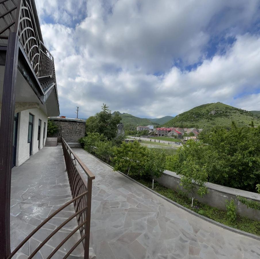 Yolyans Hotel Goris Ngoại thất bức ảnh