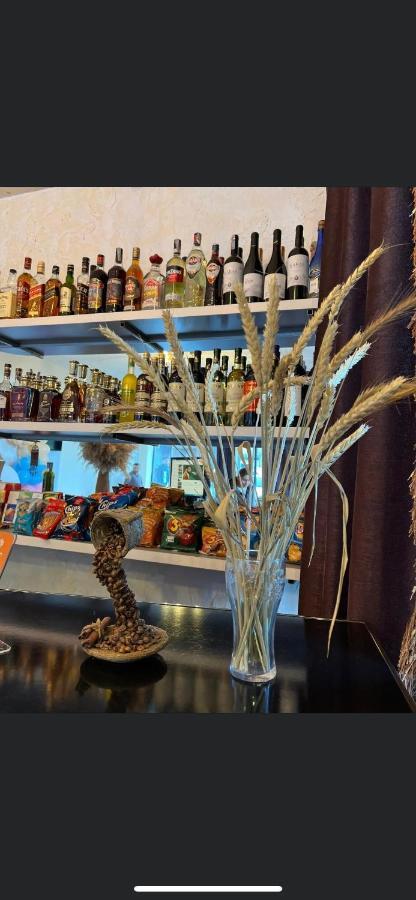Yolyans Hotel Goris Ngoại thất bức ảnh
